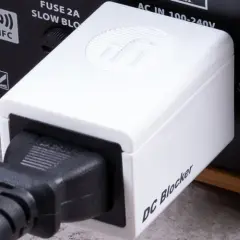 Filtr sieciowy: Jak skutecznie chroni Twoje urządzenia elektryczne?