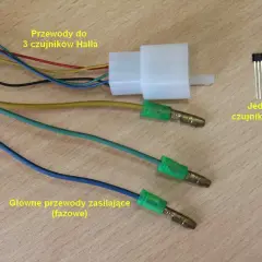Przewody do 3 czujników Halla i jeden z nich. Główne przewody zasilające (fazowe) podłączone do złączki.