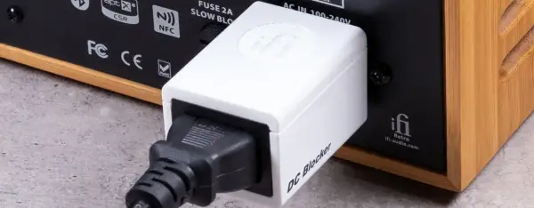 Filtr sieciowy: Jak skutecznie chroni Twoje urządzenia elektryczne?